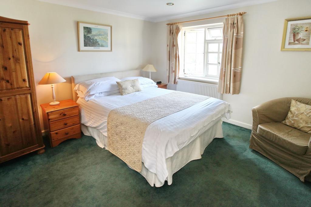 The Potters Arms Hotel Amersham Room photo