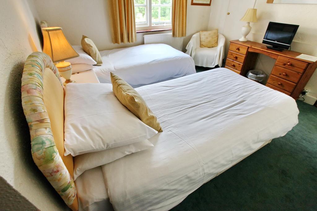 The Potters Arms Hotel Amersham Room photo